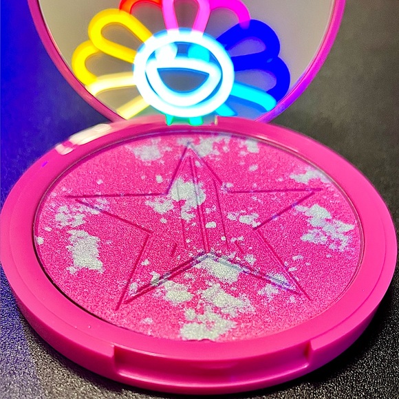 Jeffree Star | ‘Cotton Candy Crime’ Skin Frost Blush | NiB limited edition - Picture 14 of 16